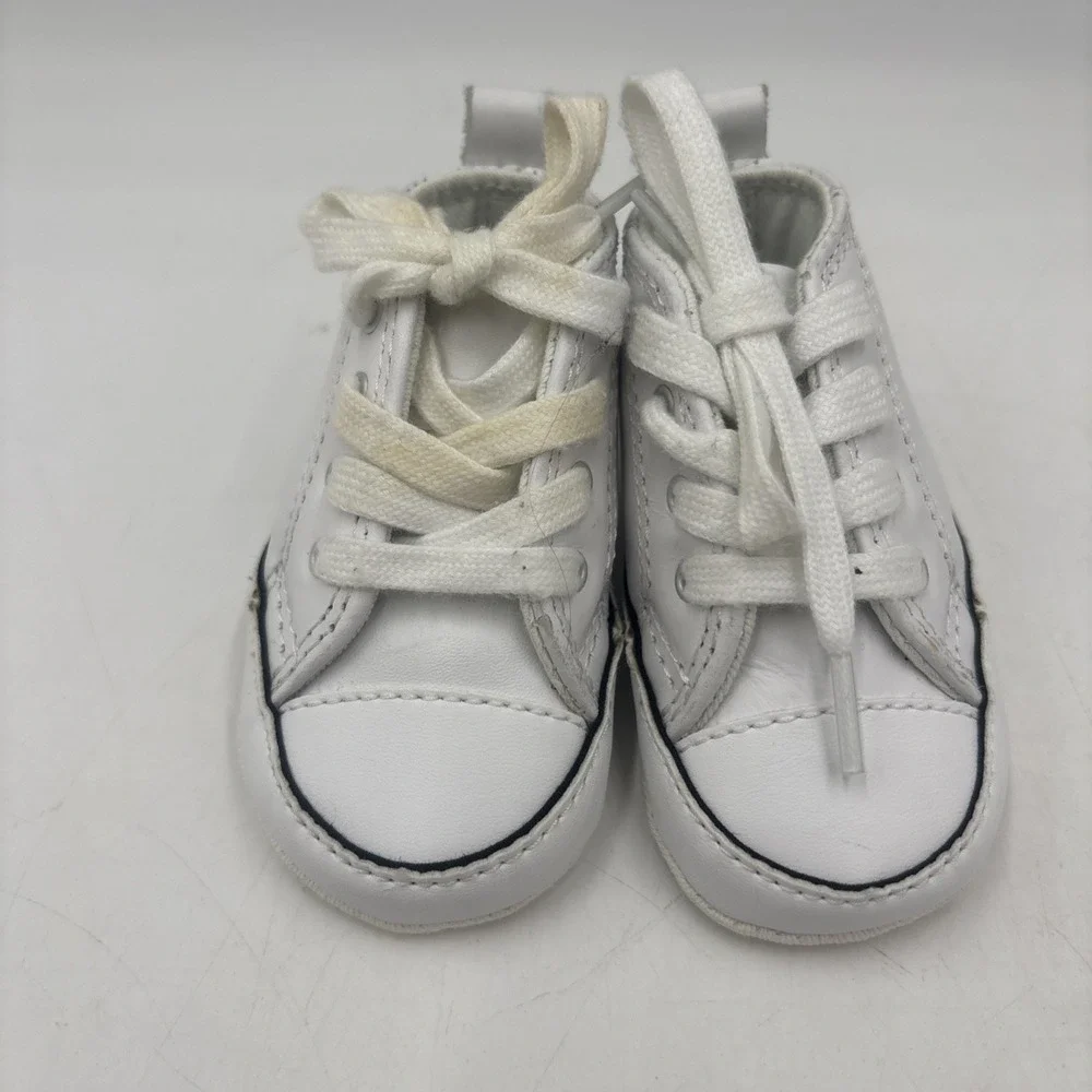 Converse this lot